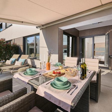 Brand New 1 Bedroom Apartment With Backyard Near The Beach! Poreč Eksteriør billede