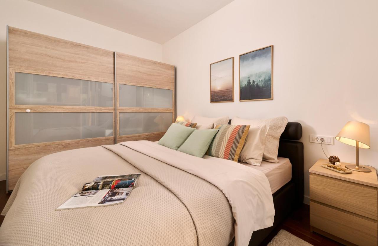 Brand New 1 Bedroom Apartment With Backyard Near The Beach! Poreč Eksteriør billede